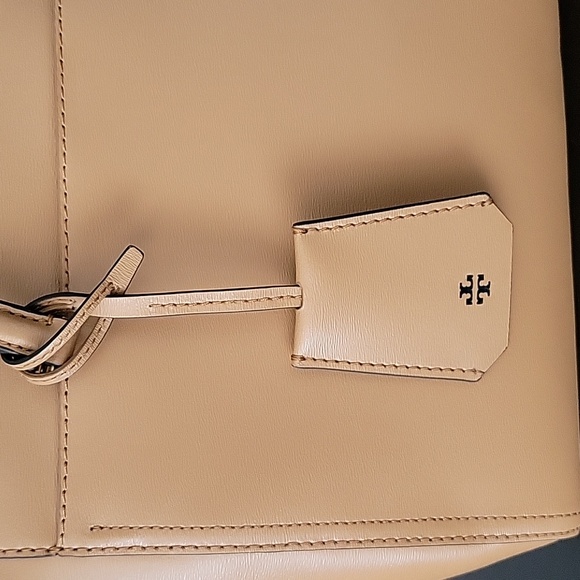 ⭐️EUC Tory Burch Parker Tote - Picture 7 of 15